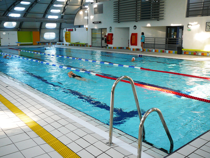 Intérieur de la piscine Tournesol