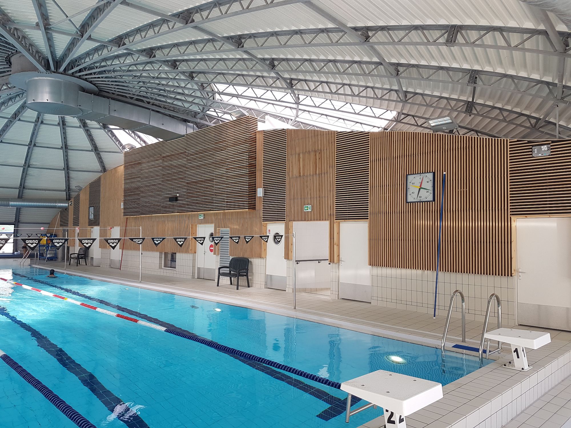 Halle bassin intérieur piscine Tournesol