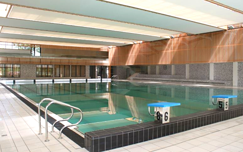 Intérieur bassin sportif